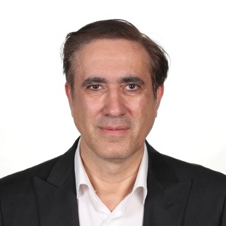 فرشاد مفاخر